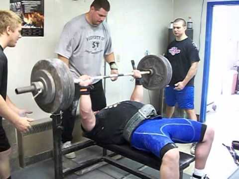 Brad Gillingham Raw Bench Training 215 kg (474) x5