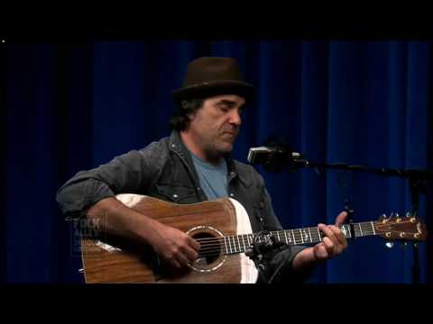 Folk Alley Sessions: Darrell Scott - "American Tune"