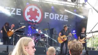 DE KAST :   &#39; WIE HEEFT GELIJK &#39;