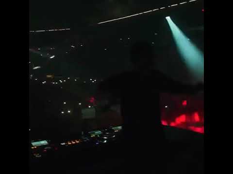 Thumbnail for Martin Garrix No Speakers Needed When The Crowd Sings Louder | Dimitri Vegas | Tremor | EDM #shorts by Mike Martin