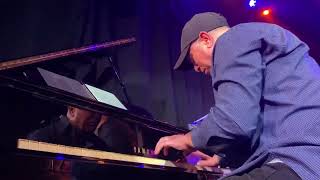 La Música Latina Lyrics English Translation