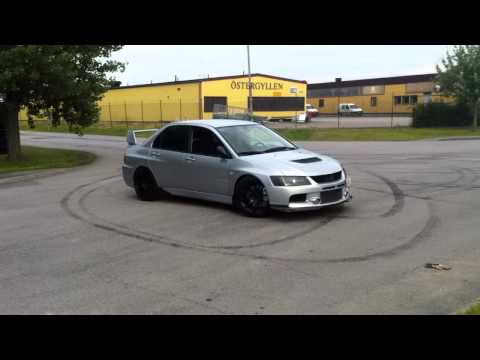 Mitsubishi Evo 8 Donuts