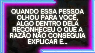 MENSAGEM do Anjo: ESSA PESSOA OLHOU PARA VOCÊ E SENTIU UMA FAMILIARIDADE QUE NÃO CONSEGUIU EXPLICAR