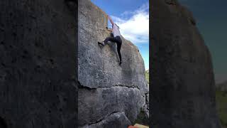 Video thumbnail de Problem 3 (Boulder 3.1, Mestre Mutent), 6a. El Cogul