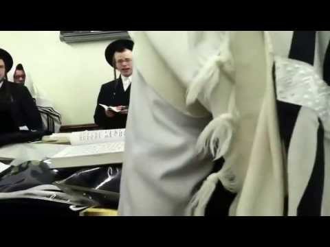 Toldos Avrohom Yitzchok Shachris in Spinka Airmont