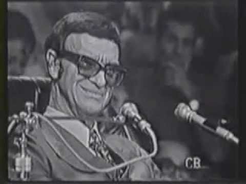 Chico Xavier no Programa Pinga Fogo - Movimento Hippie