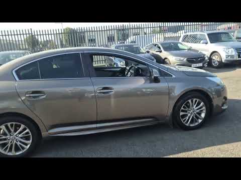 Toyota Avensis 1.6D LUNA SAL**FULL TOYOTA SERVICE - Image 2