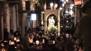 preview picture of video 'Valguarnera C- Processione in onore di S Lucia -13-12-2013 Valguarnera'