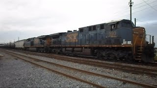 preview picture of video 'CSX Train Going Into The Yard CSX Train Coming Out Of The Yard'