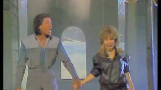 Jermaine Jackson & Pia Zadora - When the Rain begins to fall 1984