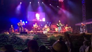 Josh Turner - &quot;Where The Girls Are&quot; live
