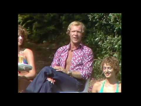 Stuart Gillies — "Can't Smile Without You" (BBC Seaside Special, 1978)