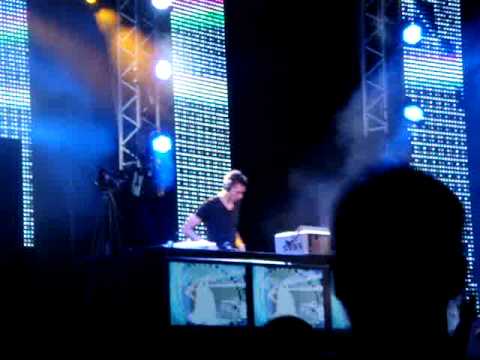 Menno De Jong(Breakfast  - Remember)