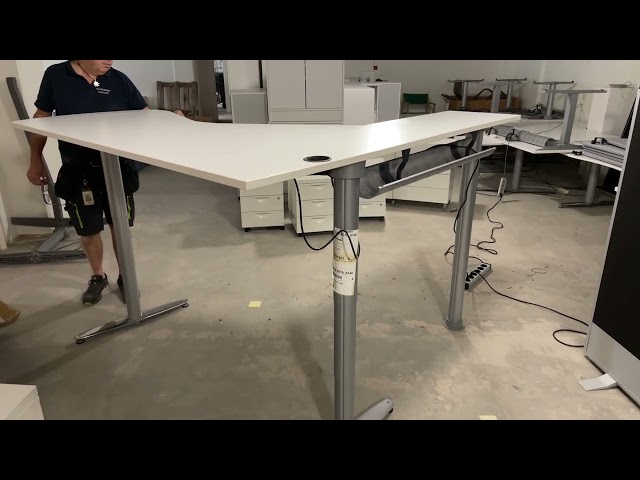872390 Raised desks Kinnarps incl table screens