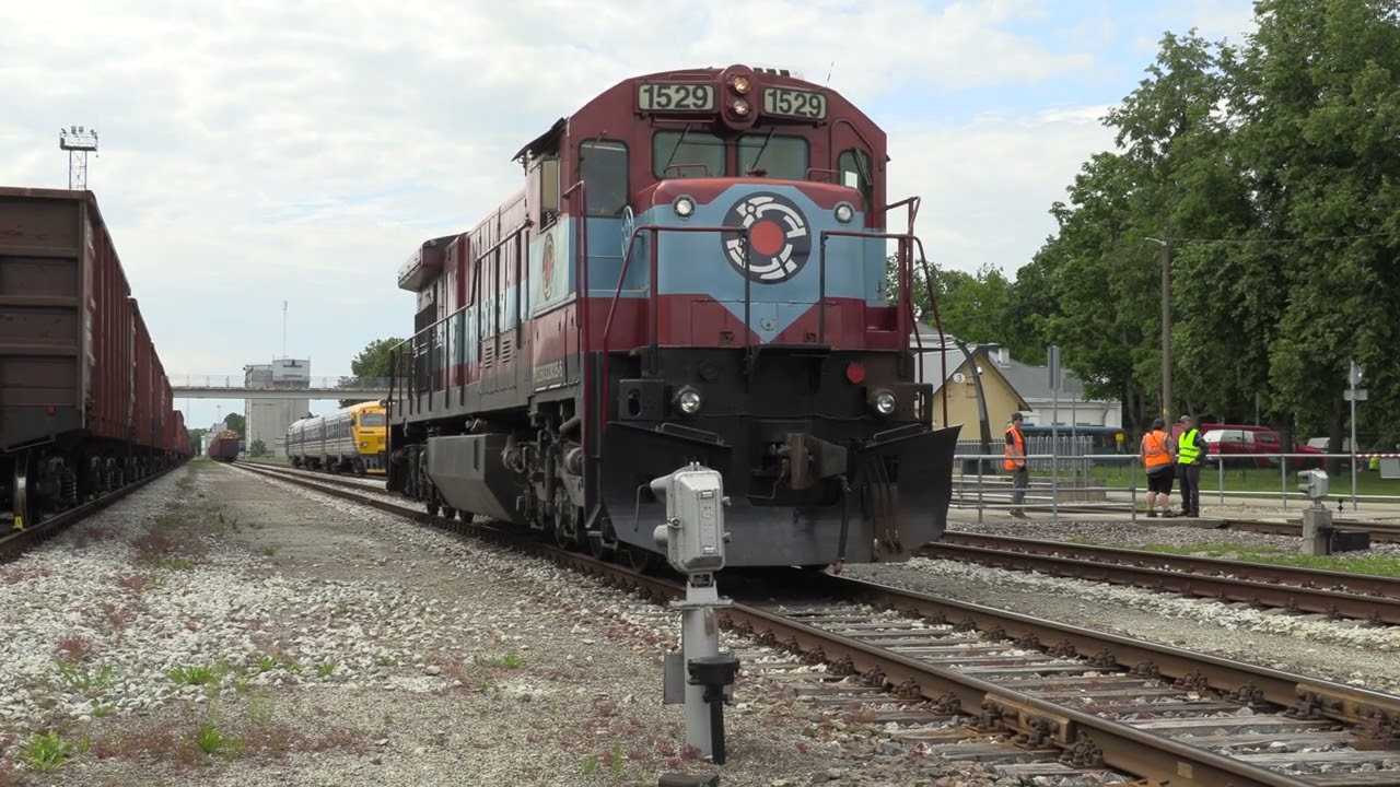 Тепловоз C36-7i-1529 на ст. Валга / GE C36-7i-1529 at Valga station