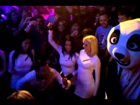 Psy - Gangnam Style live @ TAO Las Vegas feat. A Dancing Panda