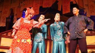 Jedward and the Magic Lamp - Talking about going to the Cave of Wonders (29.12.12, evening show)