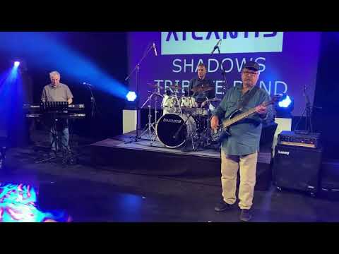 Atlantis Shadows Tribute Band - 2021.05.22 - Zene SzombatON (Babits Mihály Kulturális Központ)