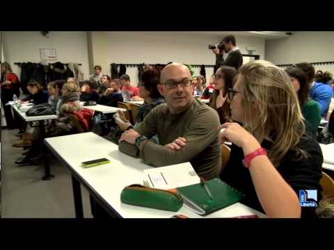 Alessandro Bergonzoni stasera al Municipale: “Giovani, siate esseri”