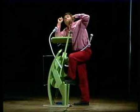 Bergonzoni - Le balene restino sedute