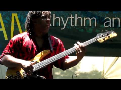 Victor Wooten & Derico Watson, Bass & Drum solos, Brooklyn, NY 6-24-10 (HD)