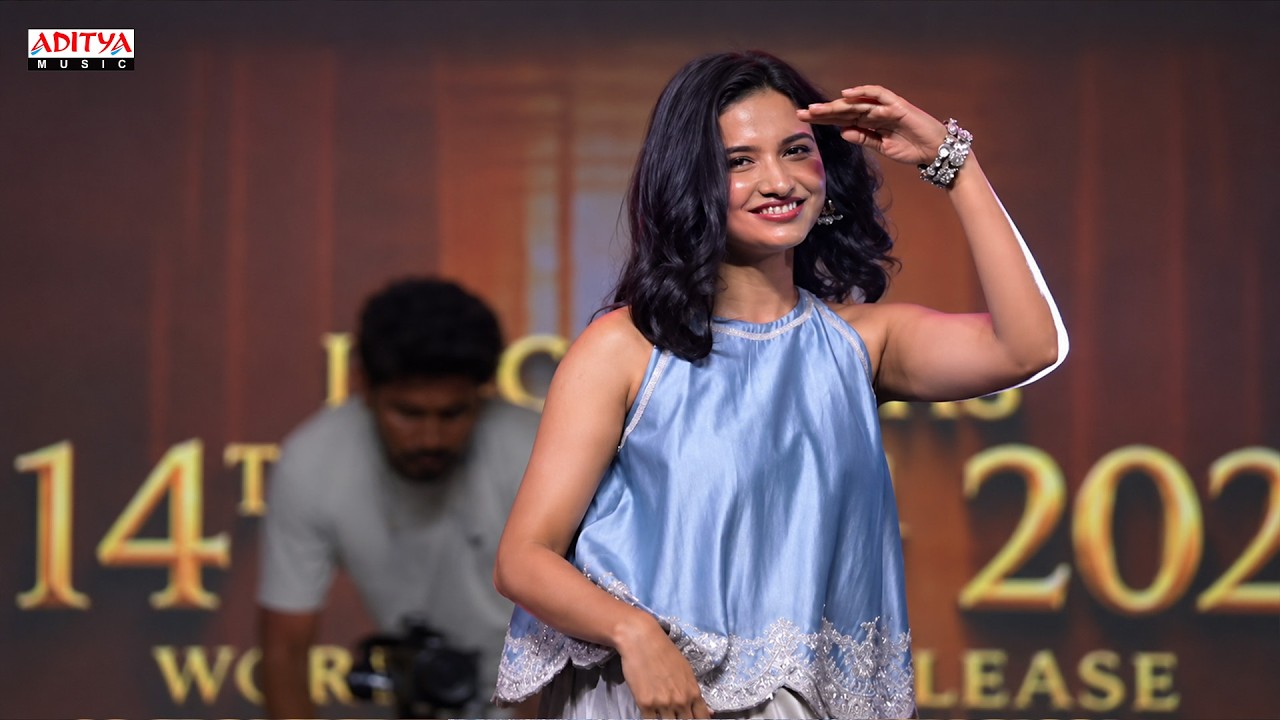 Mamitha Baiju Dances for Neno Butterfly at Vishwanath & Sons Pre-Release Event | Suriya