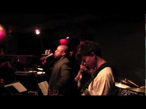 Male Jazz Vocalist Ashton Moore's first set at Alfie in Tokyo
