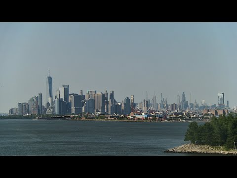 New York City Skyline LIVE: Chill Views from Brooklyn