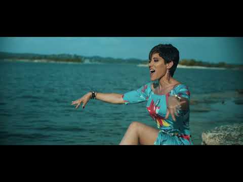 Izis La Enfermera de la Salsa - Ya No Me Importa (Official Video)