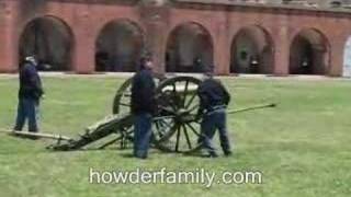 preview picture of video 'Fort Pulaski Cannon Fire'