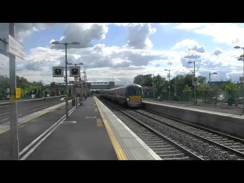 Irish Rail 22000 DMU 22036 passes Hazelhatch