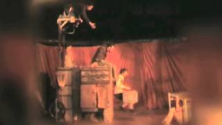 Antzerkia: &quot;SALIR&quot; Cía Coliflor Circo Teatro (2012.05.27)