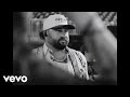 Koe Wetzel - Surrounded (Official Visualizer)