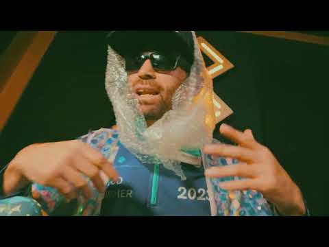 Plastic Fantastic - Average Joe