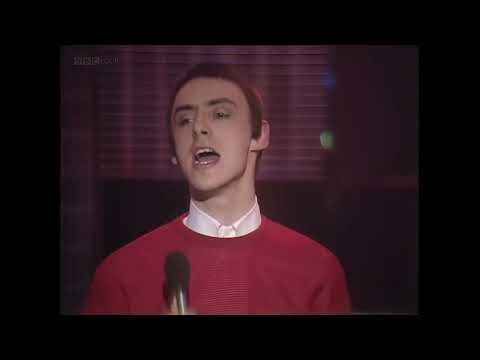 The Style Council - Speak Like A Child on TOTP in 1080p