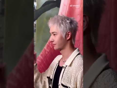 王一博 ได้พบกับเพื่อนเก่า Caroline de Maigret อีกครั้ง คลิปจาก LOFFICIEL Thailand~