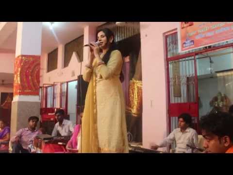 Maiya navraaton mein jab dharti pe aati hai bhajan by Rashmi Bhardwaj