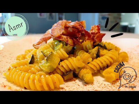 Fusilli Bacon Formaggio Zucchine Curcuma