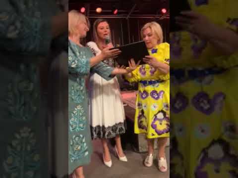 Military Oscar presented to UCCA GA by Oksana Bilozir