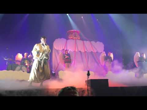 Alligatoah - Rabenväter feat  Battleboi Basti Live Himmelfahrtskommando Tour Berlin