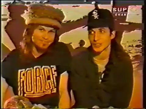 Pearl Jam - 1992-02 London, UK (Stone and Jeff host a show)