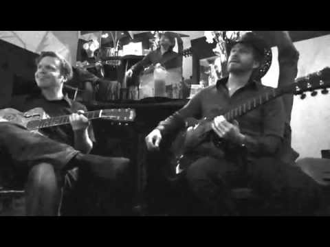 CHRIS SARTISOHN - Nuages - Live at the Superior Cafe (gypsy jazz guitar)