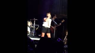 Natalie Maines-Silver Belle