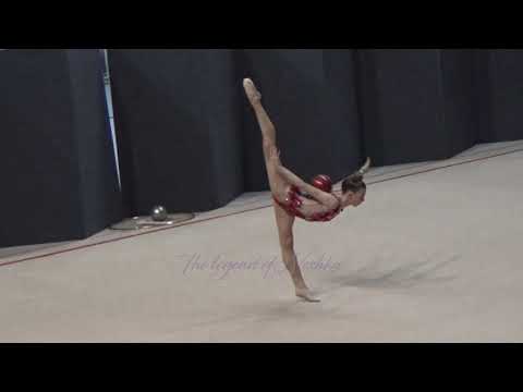 Arina VOLOSOVA ballon - 2022 Revue d'effectifs à Thiais (février)