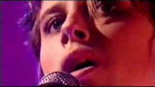 Alex Parks - Cry (TOTP sat)