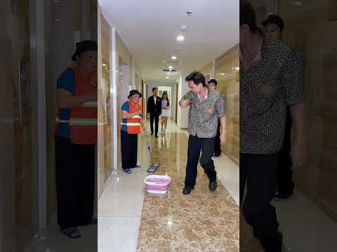 Be a cultured person and respect the elderly [ONEKINDMAN] #onekindman #kindness #respect #help