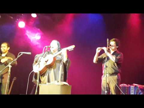 Tomas Lipan en el teatro Carlos Carella