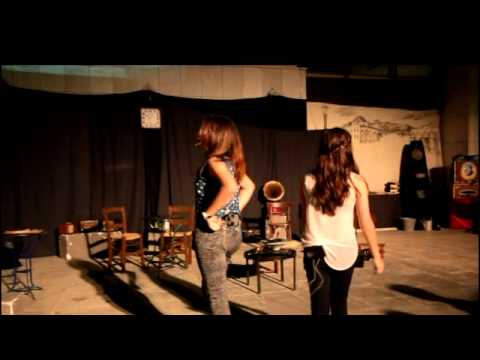 Θεατρική παράσταση: “Ταξιδεύοντας στις παλιές γειτονιές της Αθήνας”, 24-6-15