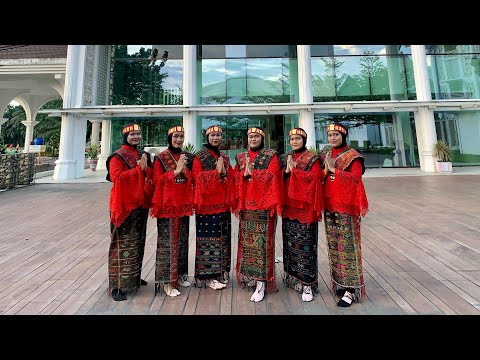 Tari Sigulempong, Oleh Kelompok 4 PGMI-4 Semester 7 Universitas Islam Negeri Sumatera Utara (UINSU)