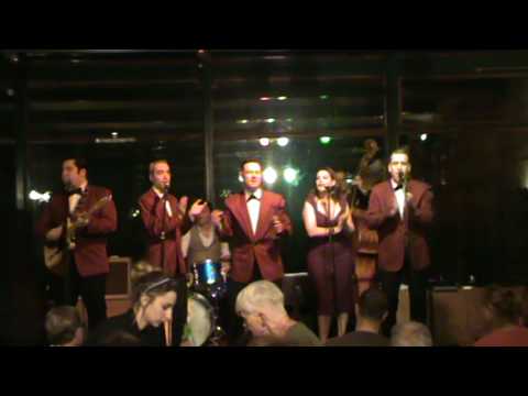 The Velvet Candles : Honey Babe (The Solitaires)